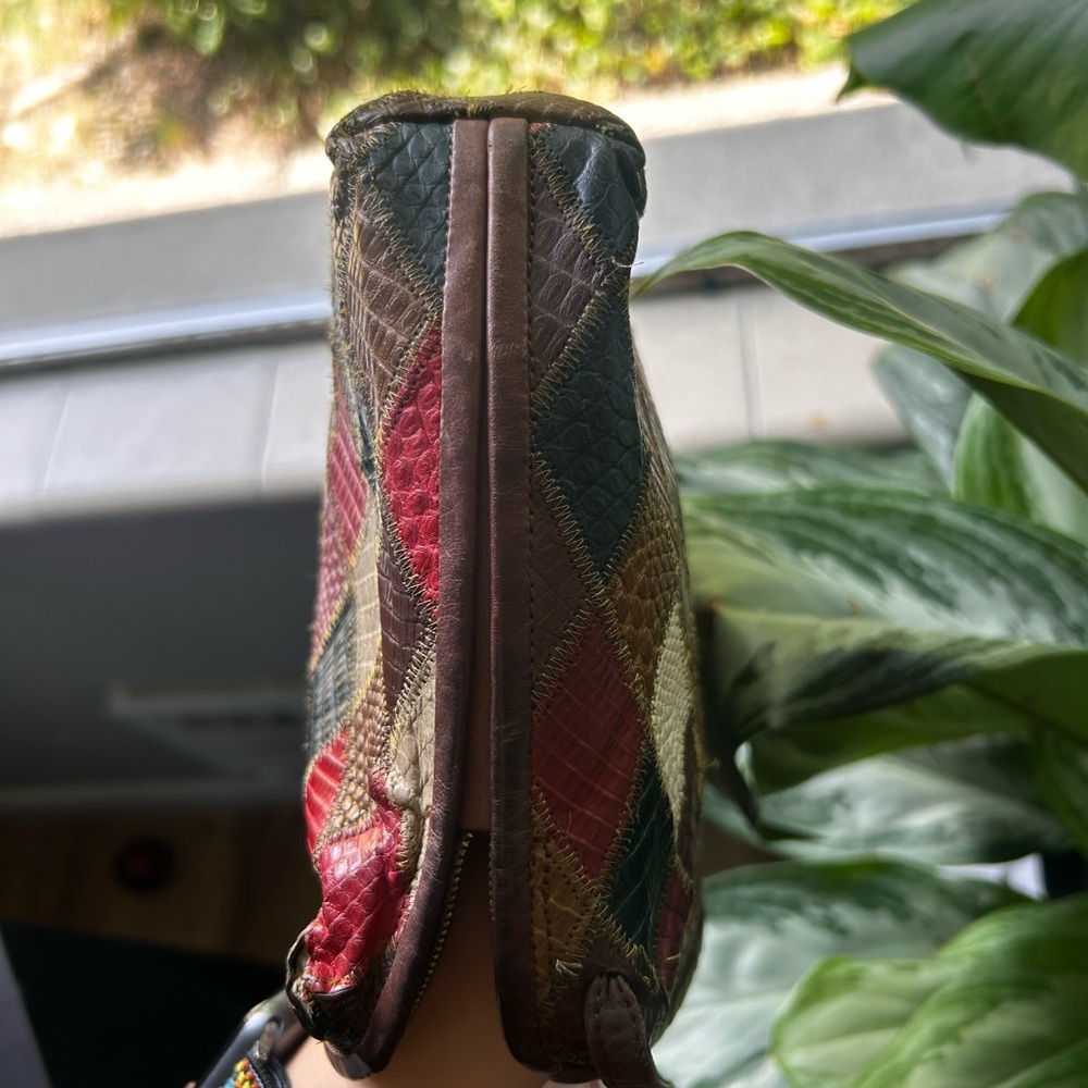 Bottega Veneta Brown Crossbody Bag with Pattern Design - Picture 6 of 9